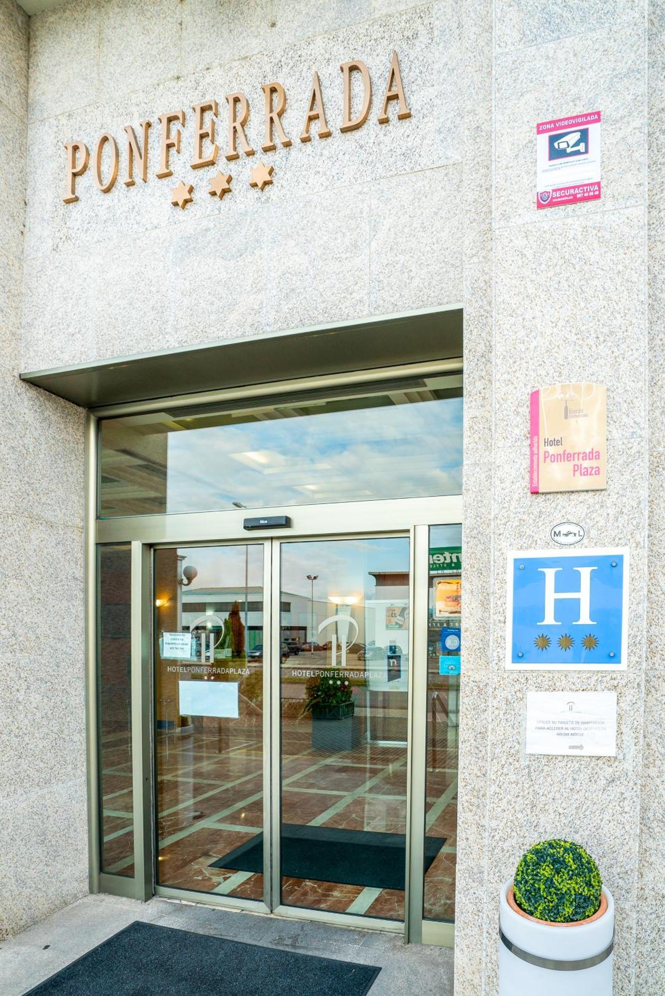 Ponferrada Plaza Hotel Kültér fotó